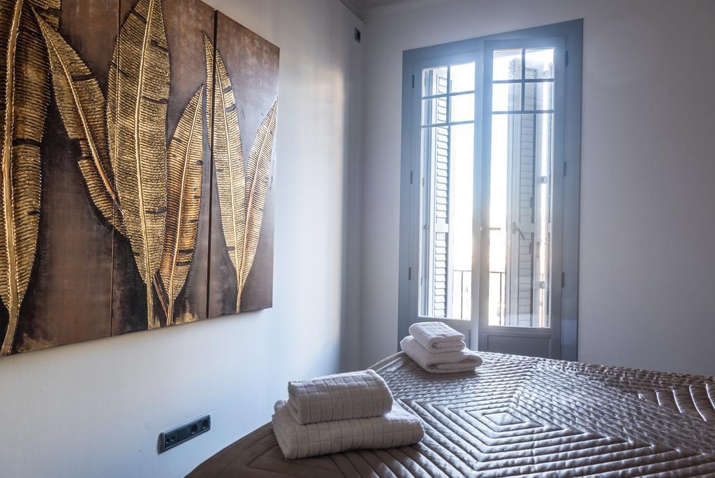 Bailen8 Apartment Barcelona Bagian luar foto