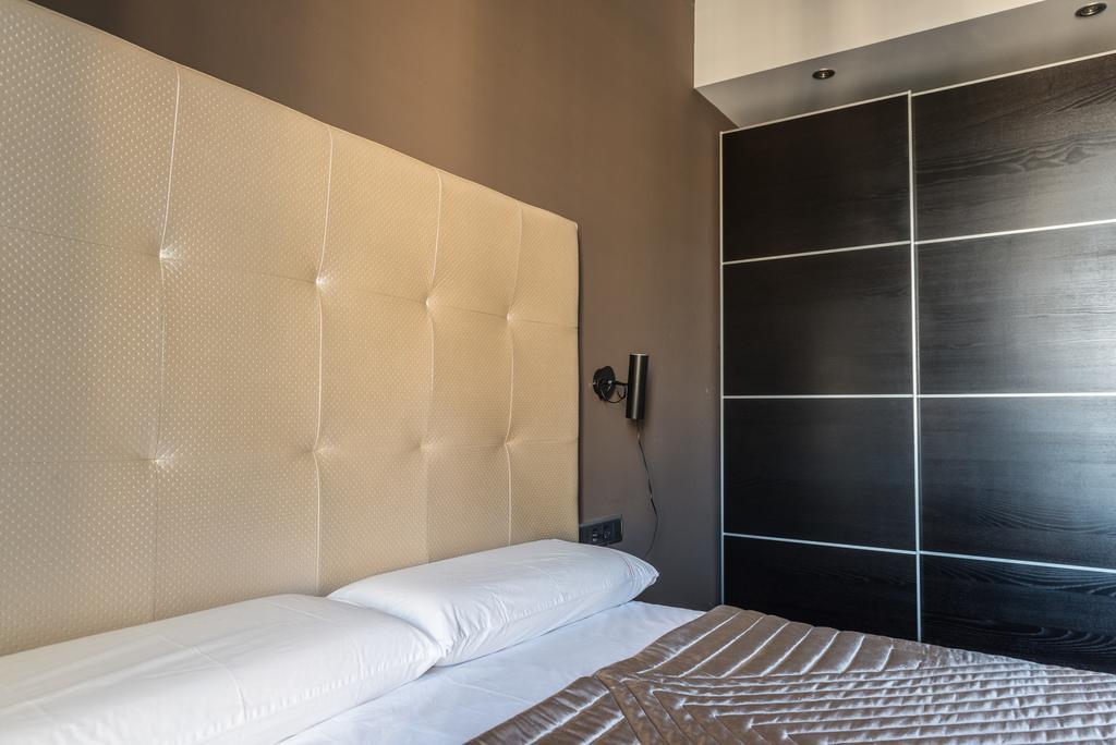 Bailen8 Apartment Barcelona Bagian luar foto