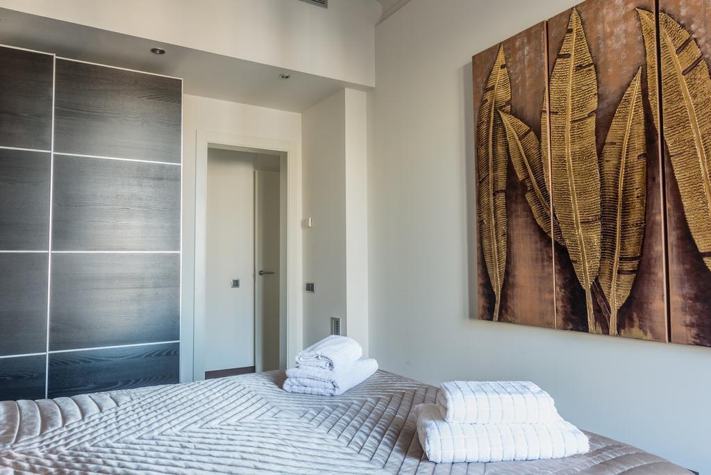 Bailen8 Apartment Barcelona Bagian luar foto